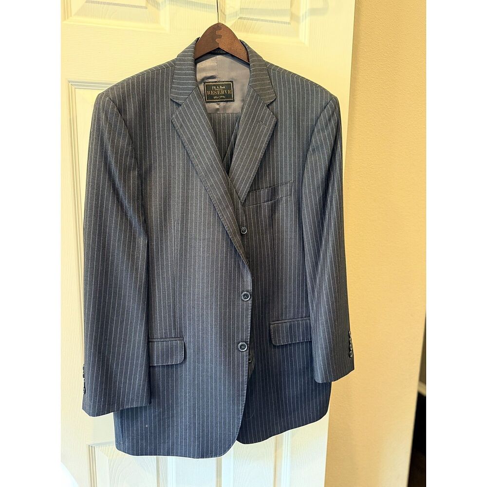 Jos A Bank Reserve Mens 44R Gray Pinstripe Suit REDA Super 110s Wool 2 Piece